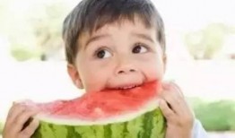 吃瓜小孩怎么画,童真视角下的生活百态