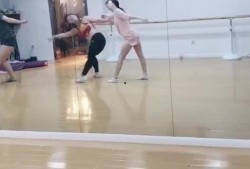 酒店吃瓜跳舞视频