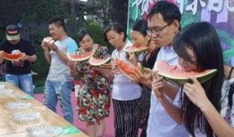 吃瓜群众观众围观,揭秘娱乐圈幕后风云