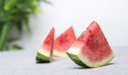 梦到老板吃瓜,揭秘老板吃瓜背后的职场心理